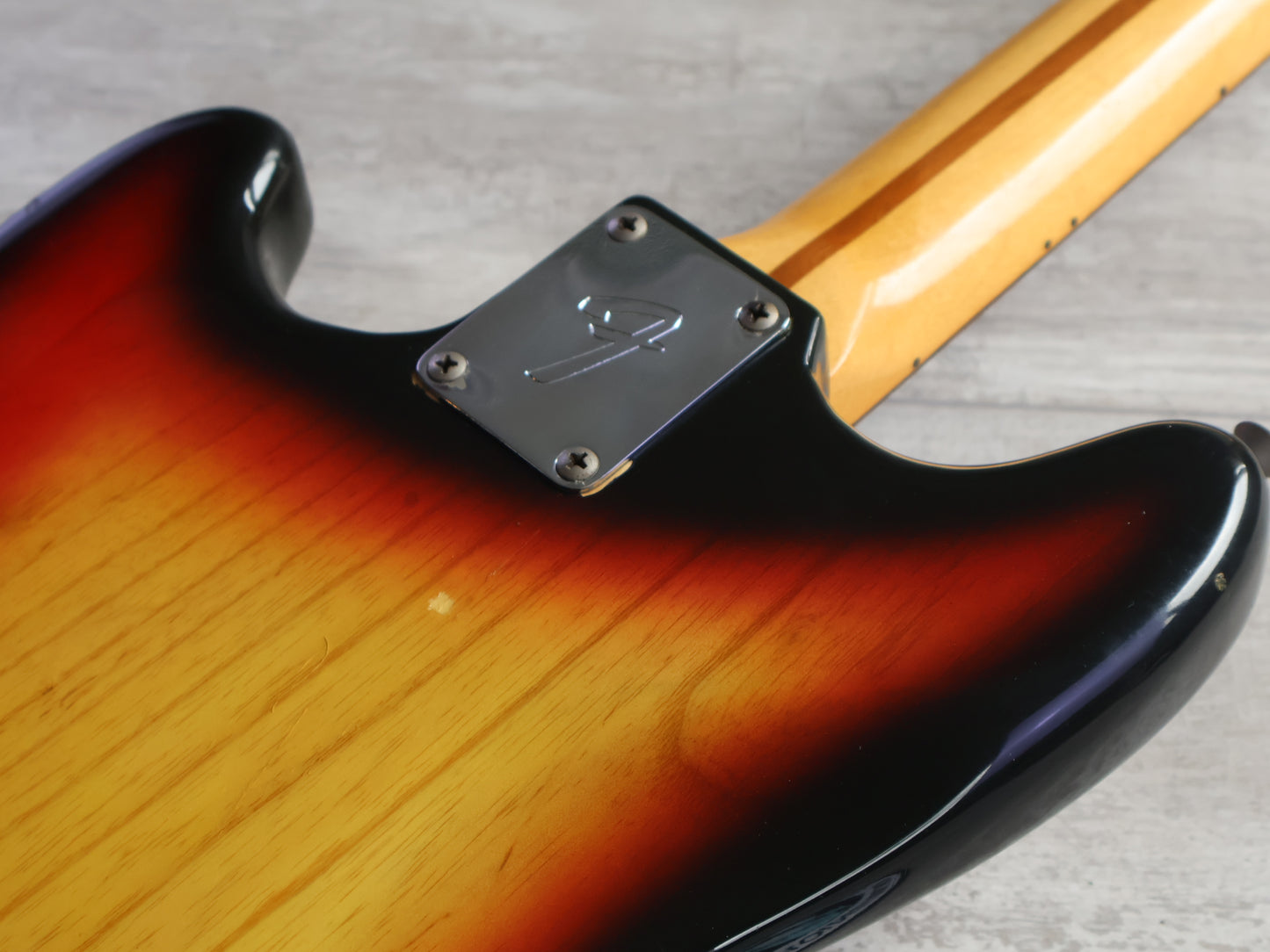 1977 Fender USA Mustang (Sunburst)