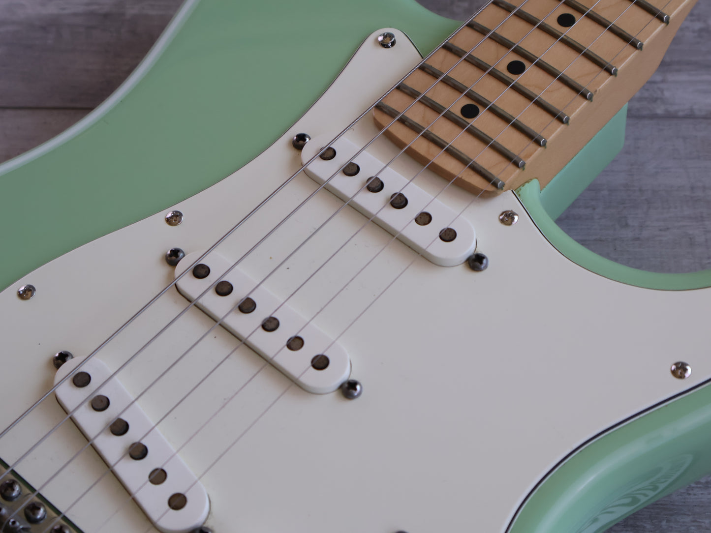 2013 Fender USA American Special Stratocaster (Surf Green)