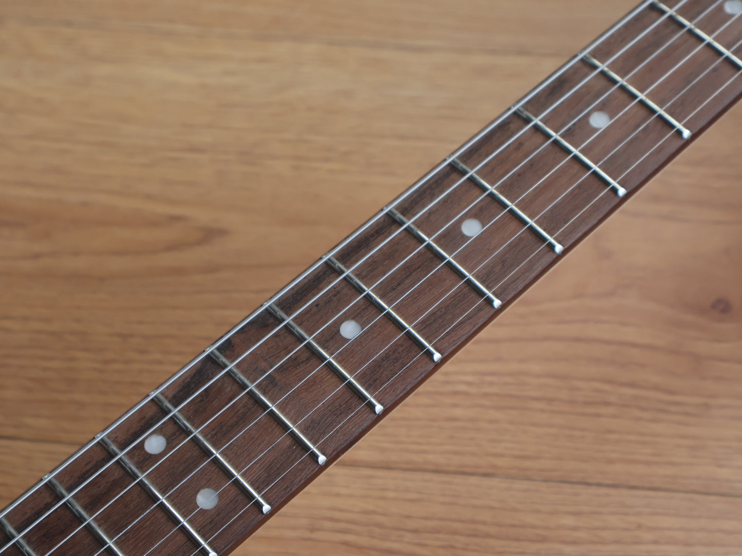 Squier Paranormal Strat-O-Sonic Black Pickguard (Vintage Blonde)