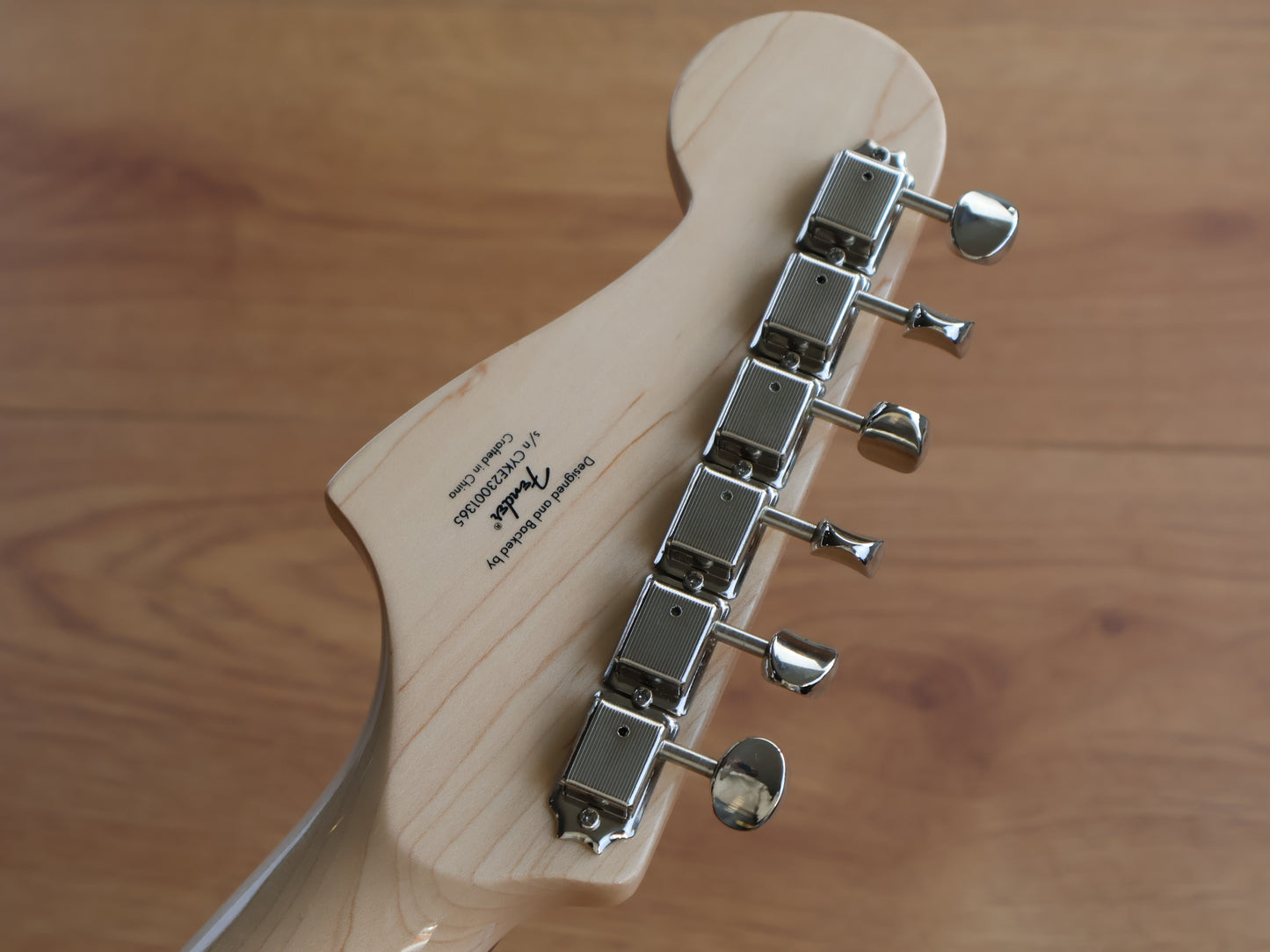 Squier Paranormal Strat-O-Sonic Black Pickguard (Vintage Blonde)