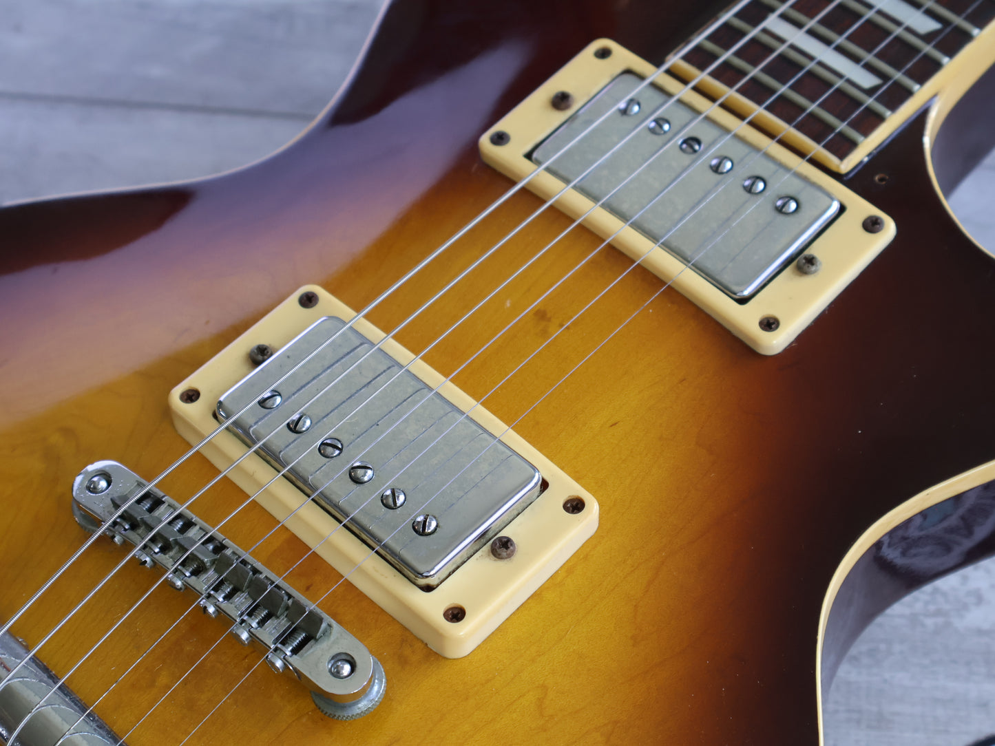 1970's Heerby Japan (by Kasuga) LS-500BS Les Paul Standard (Brown Sunburst)