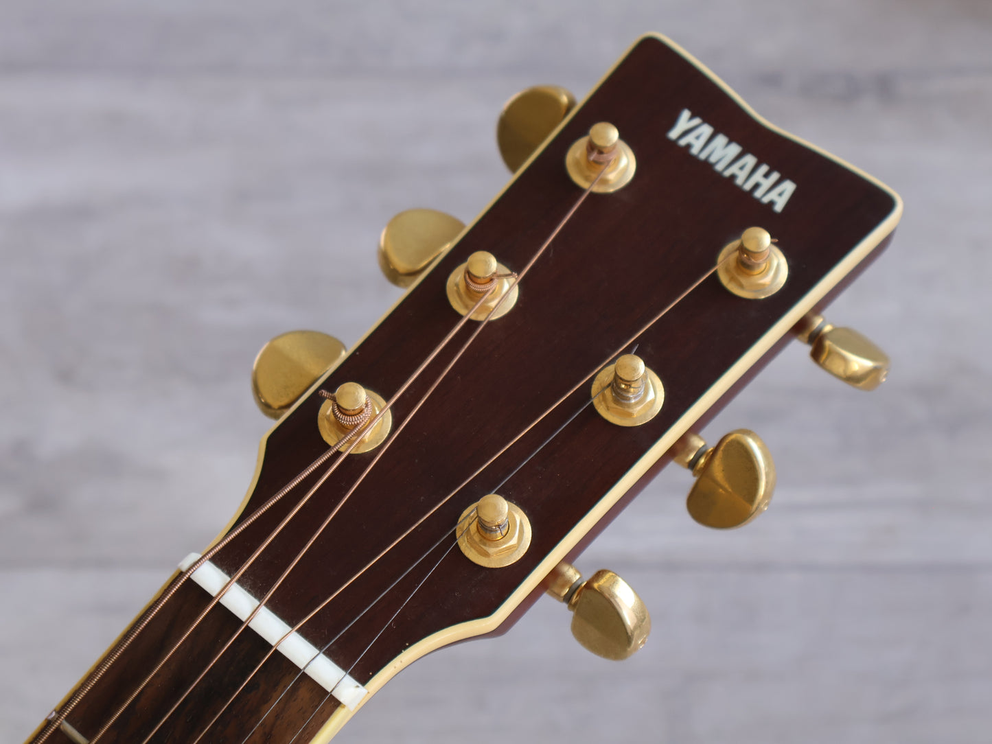 Yamaha LL6 ARE Solid Top Dreadnought Acoustic w/Pickup (Brown Sunburst)