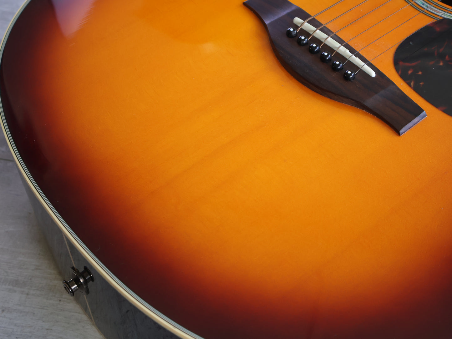 Yamaha LL6 ARE Solid Top Dreadnought Acoustic w/Pickup (Brown Sunburst)