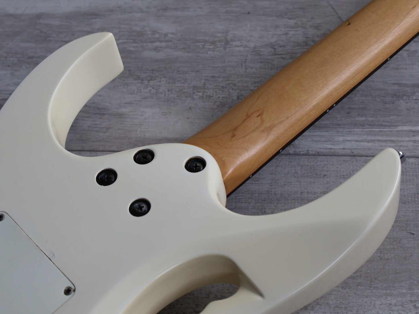 2005 Ibanez JEM 555 WH Steve Vai Jem Jr (White)