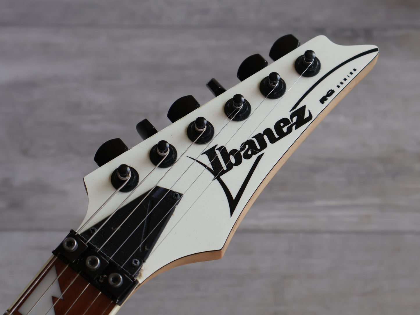 2019 Ibanez RG350DX HSH Superstrat (White)