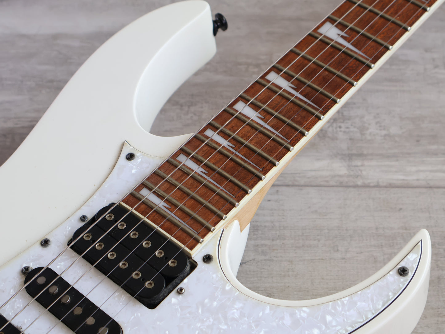 2019 Ibanez RG350DX HSH Superstrat (White)