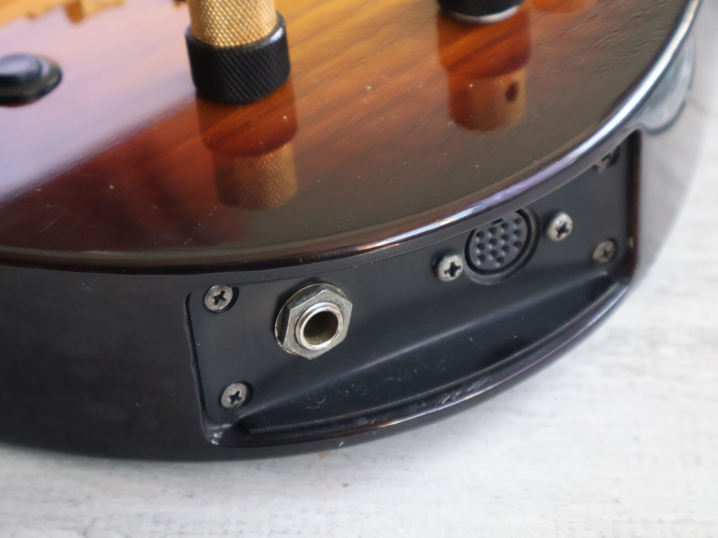 1994 Aria Pro II AVB-MIDI-05 Custom Shop Midi Enabled 5-String Bass (Sunburst)