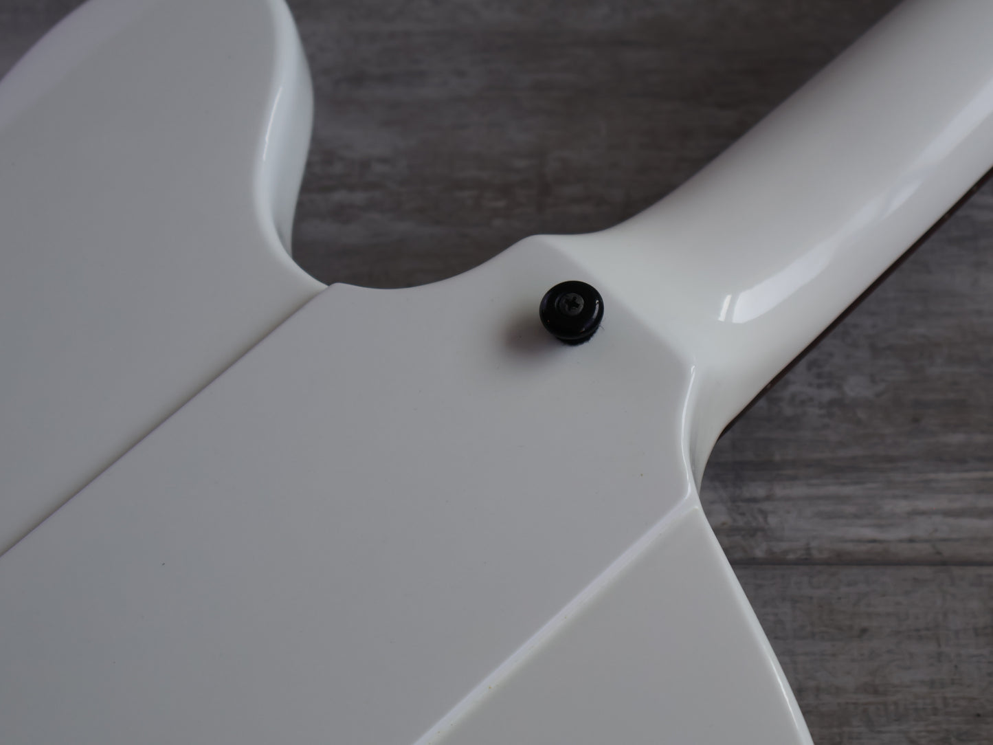 2015 Epiphone Thunderbird Classic IV (Alpine White)