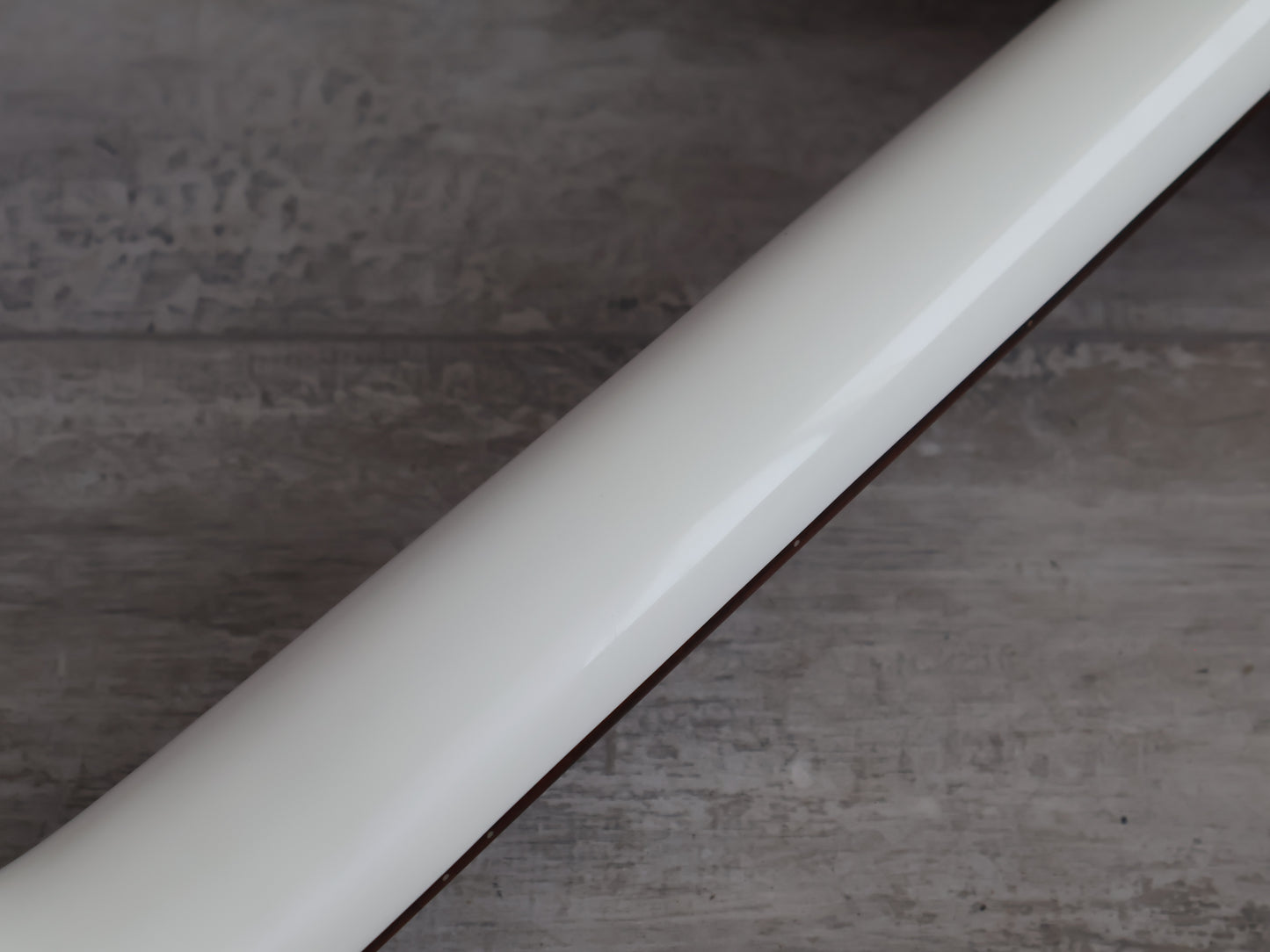 2015 Epiphone Thunderbird Classic IV (Alpine White)