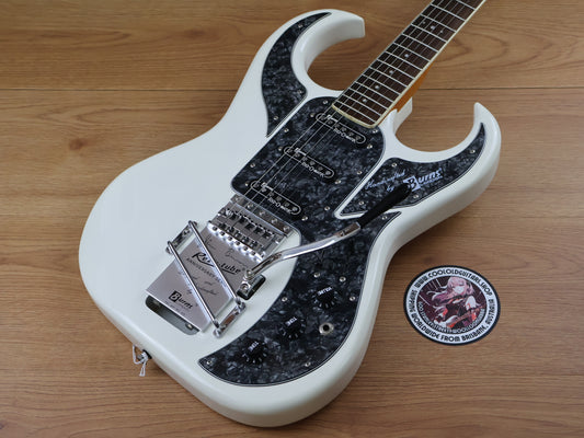 Burns Bison Club Series w/Vibrato (White)