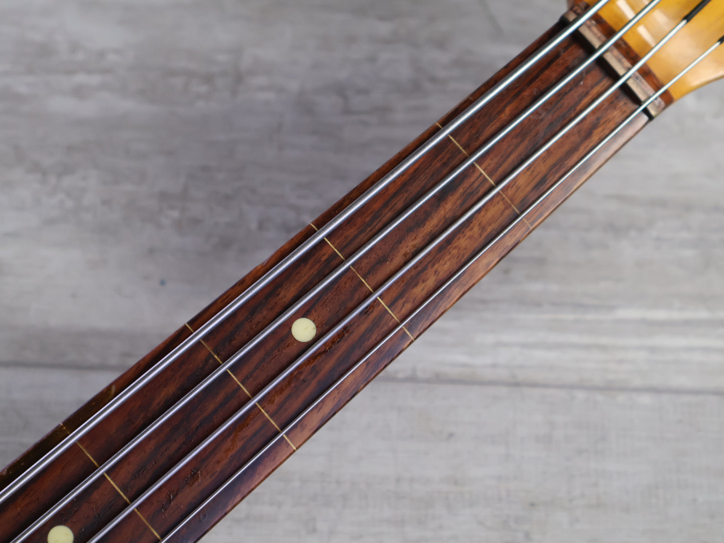 1999 Fender Japan JB62-77FL Fretless Jazz Bass (Sunburst)