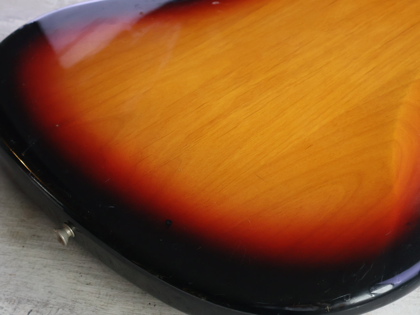 1999 Fender Japan JB62-77FL Fretless Jazz Bass (Sunburst)
