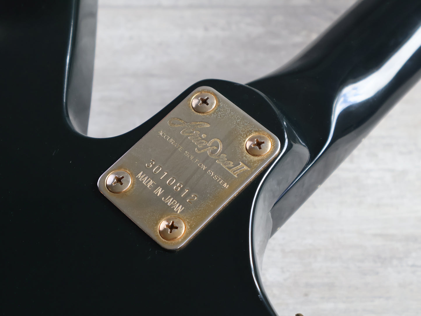 1983 Aria Pro II Japan ZZ Deluxe Explorer (Black/Red)