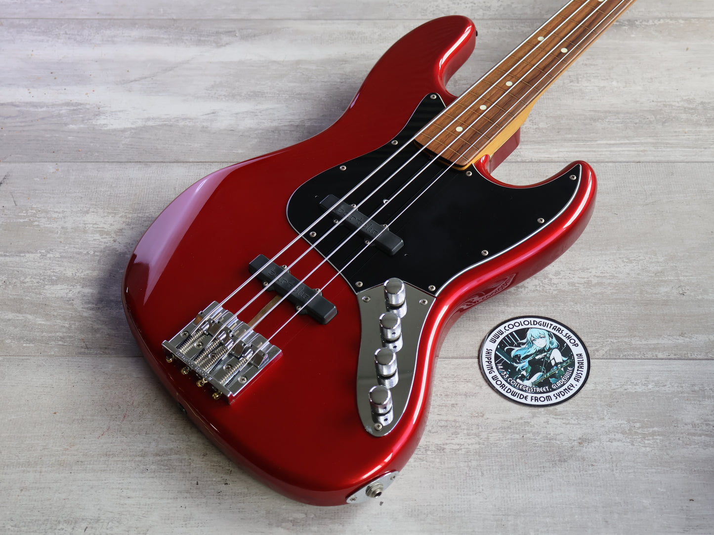 1991 Fender Japan JB62 Custom Edition Fretless Jazz Bass w/Bartolini's (Candy Apple Red)