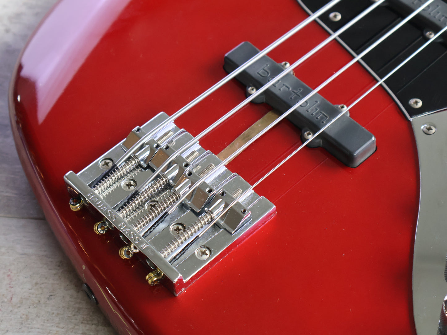 1991 Fender Japan JB62 Custom Edition Fretless Jazz Bass w/Bartolini's (Candy Apple Red)