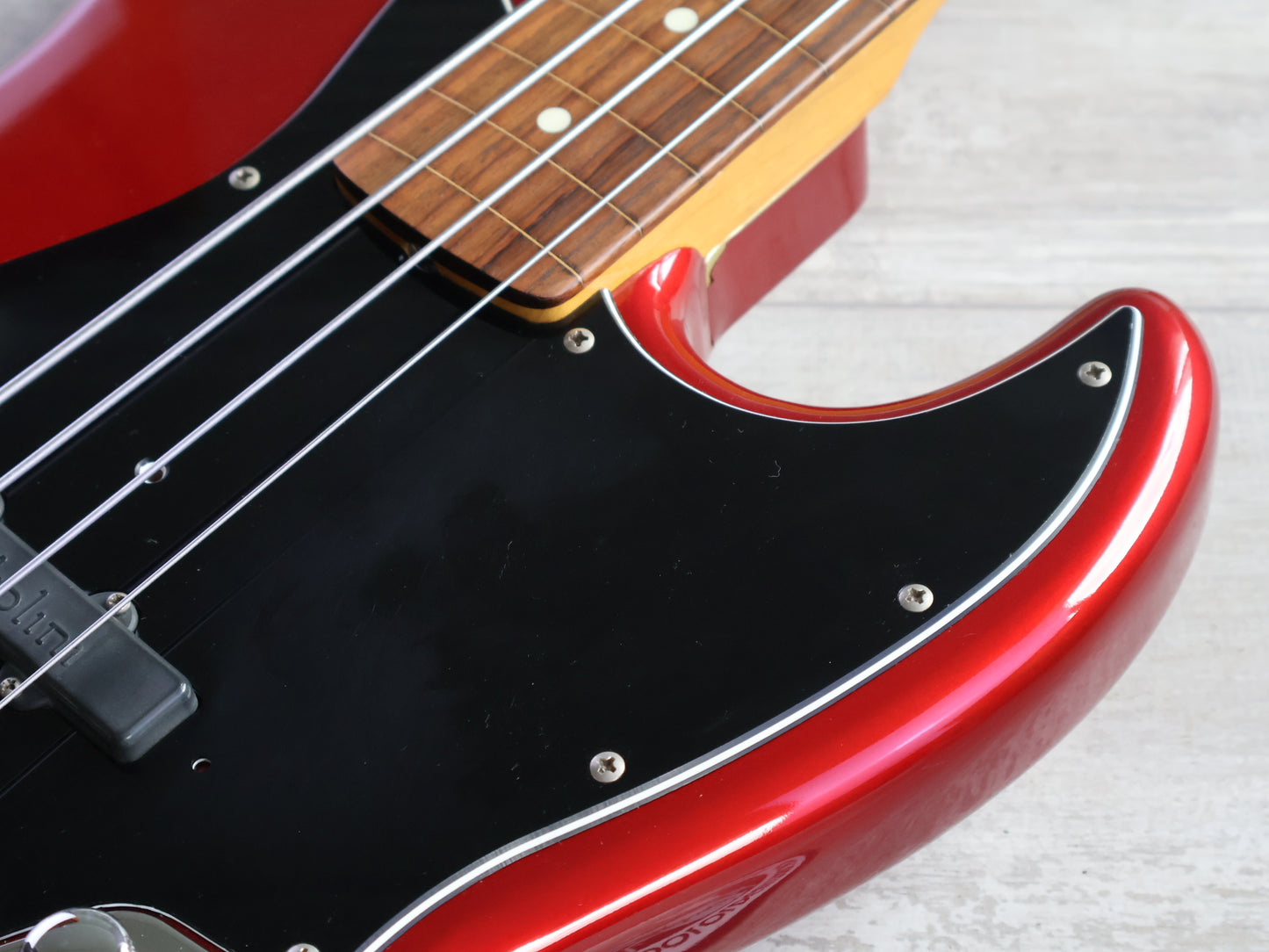 1991 Fender Japan JB62 Custom Edition Fretless Jazz Bass w/Bartolini's (Candy Apple Red)