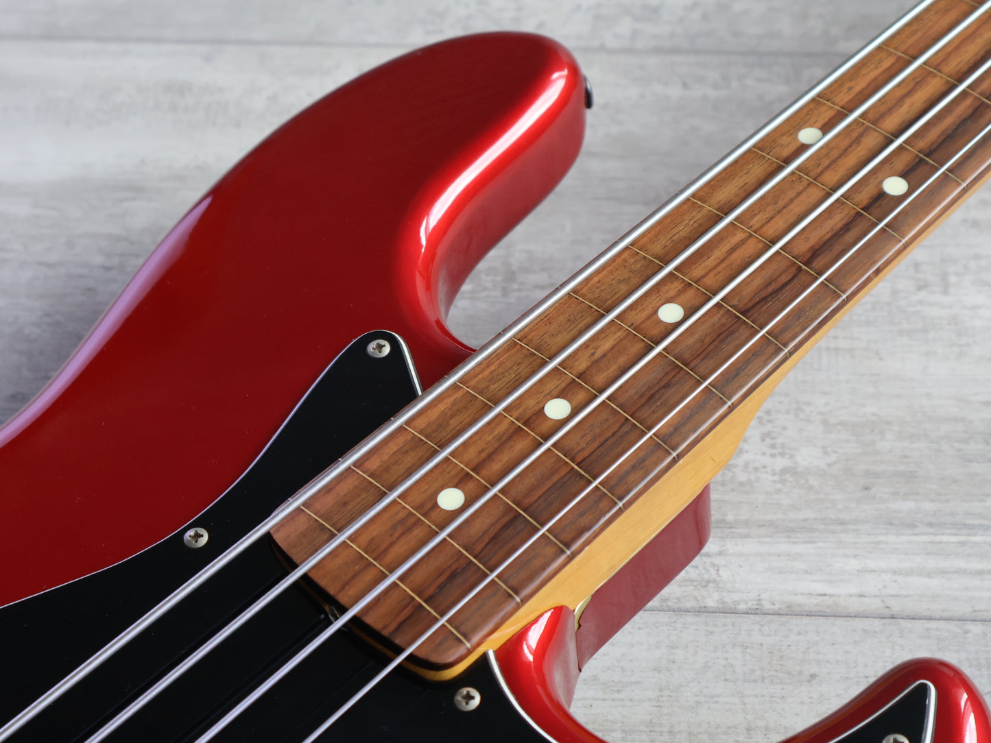 1991 Fender Japan JB62 Custom Edition Fretless Jazz Bass w/Bartolini's (Candy Apple Red)