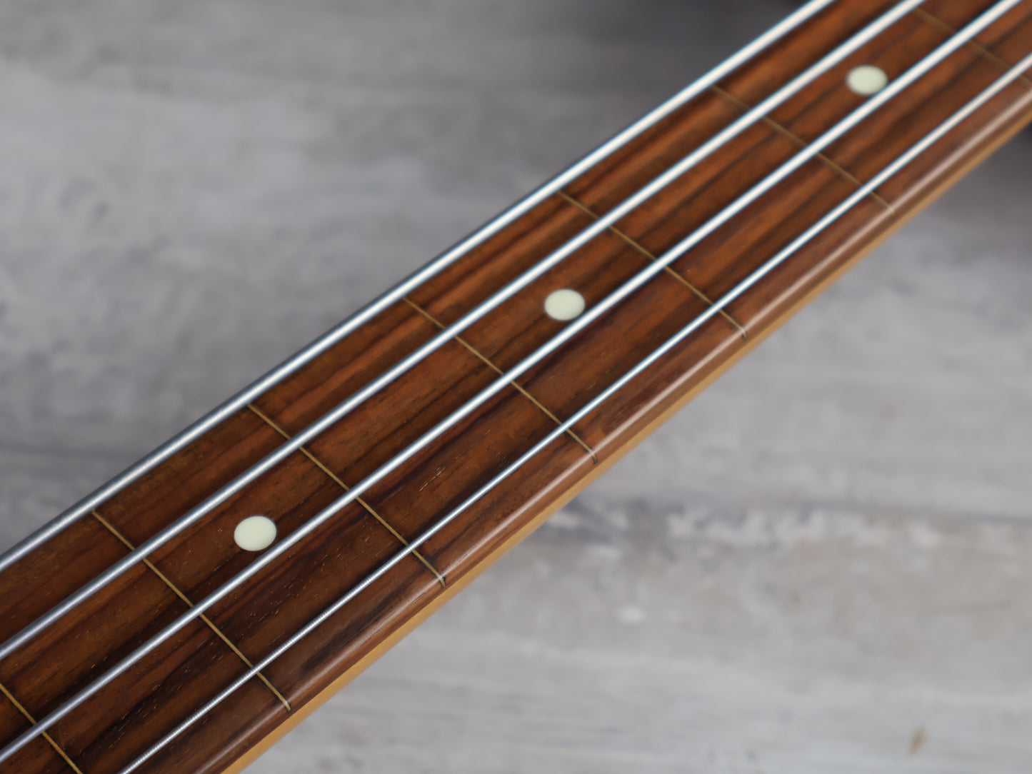 1991 Fender Japan JB62 Custom Edition Fretless Jazz Bass w/Bartolini's (Candy Apple Red)