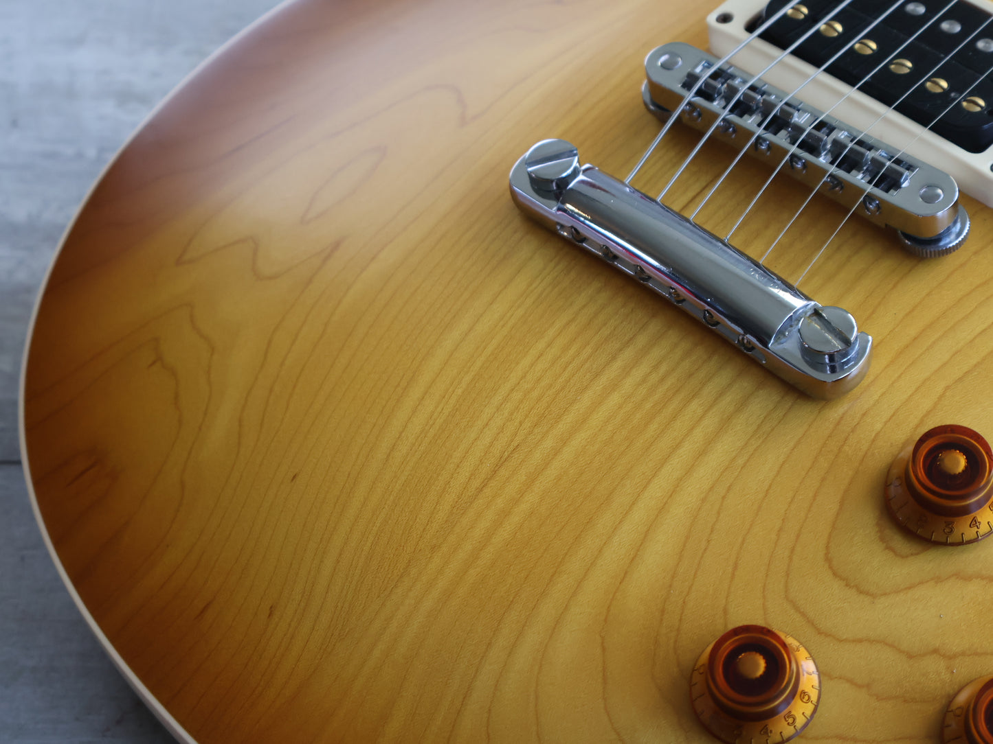 2012 Gibson USA Les Paul Standard (Honey Burst)