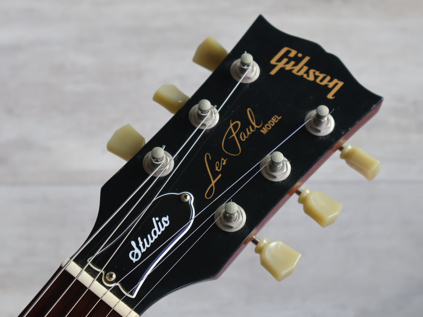 2016 Gibson USA Les Paul Studio (Wine Red)
