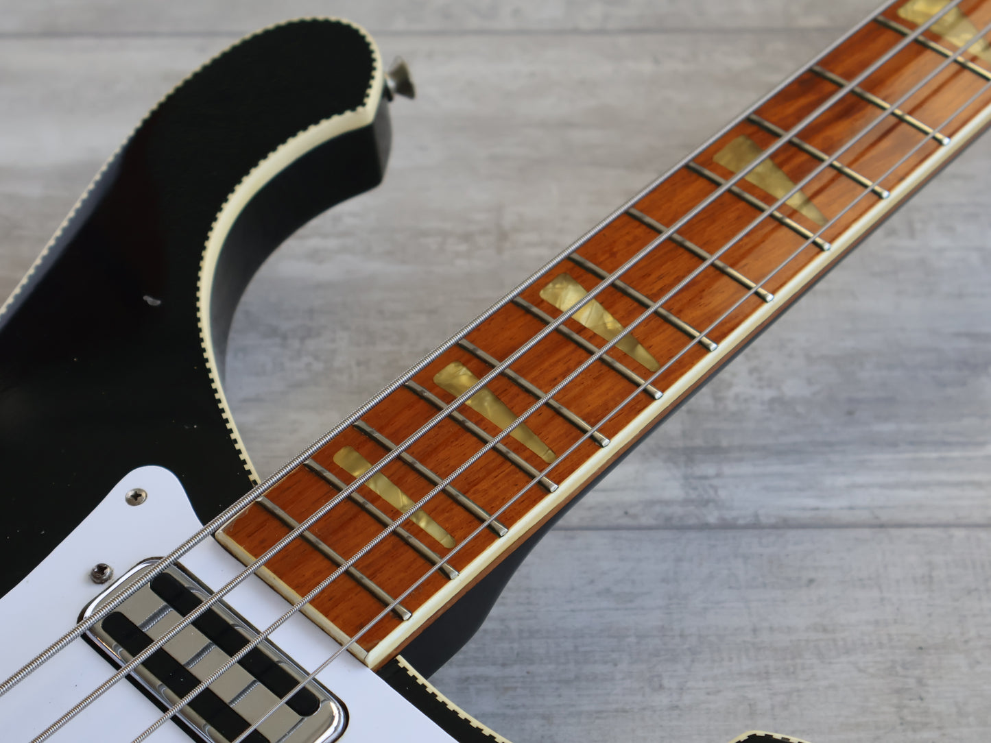 1975 Heerby Japan  EB-580 "4003" Bass (Black)