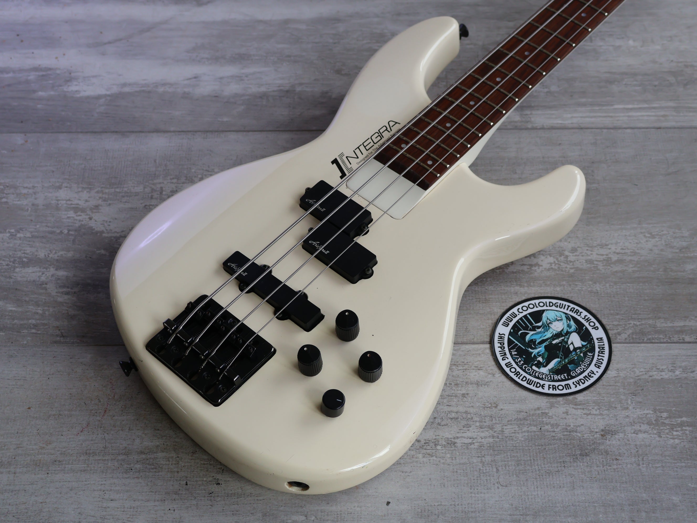 Aria Pro II – Cool Old Guitars