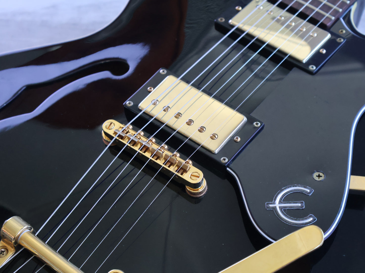 2006 Epiphone Limited Edition Custom Shop Dot w/Bigsby (Black & Gold)