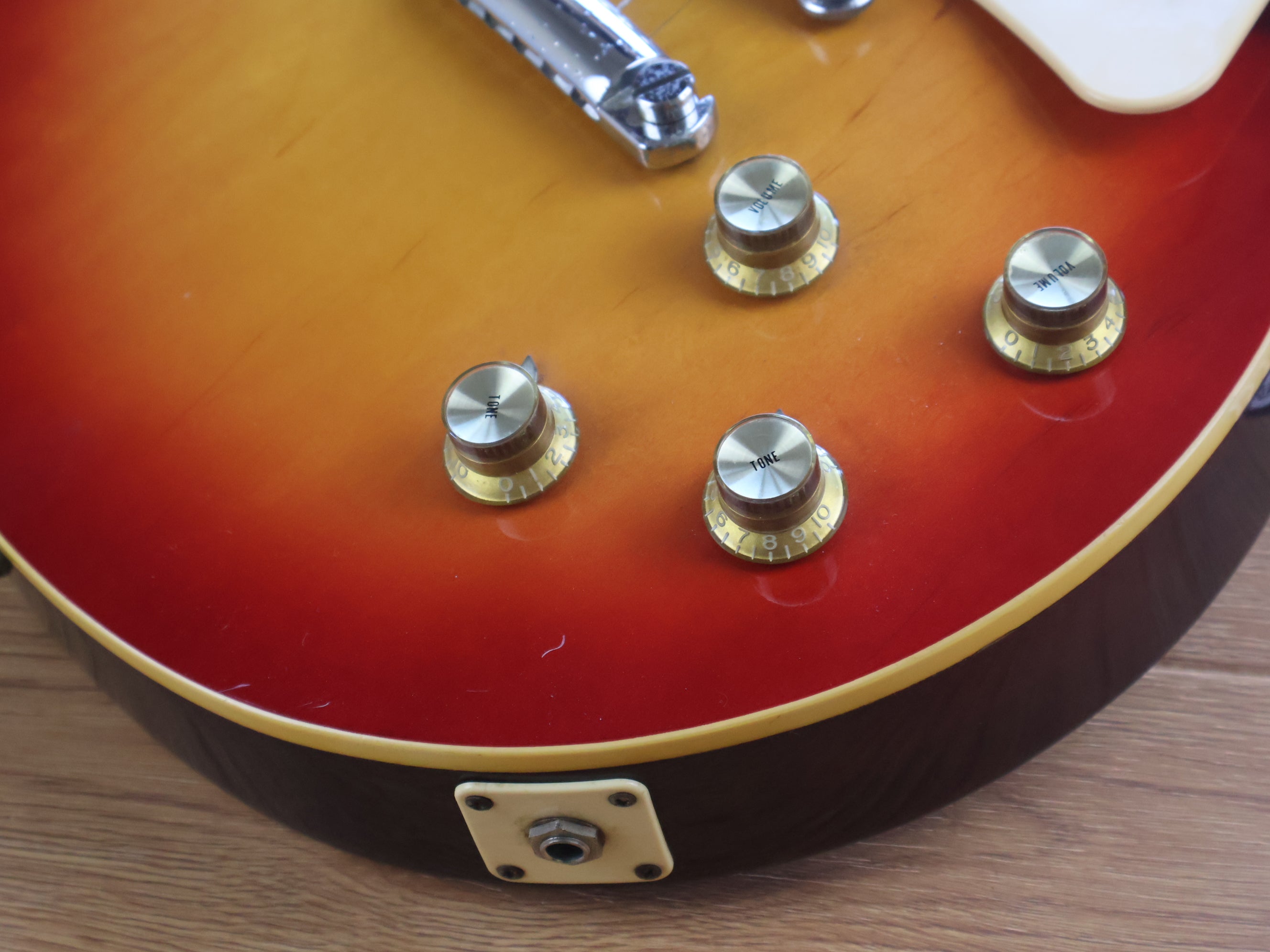1970's Aria Pro II Japan LS-400 Les Paul Standard (Sunburst
