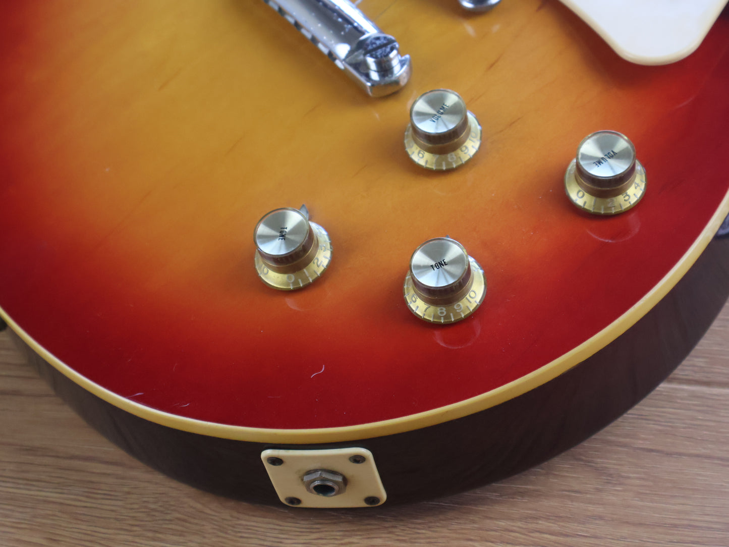 1970’s Aria Pro II Japan LS-400 Les Paul Standard (Sunburst)