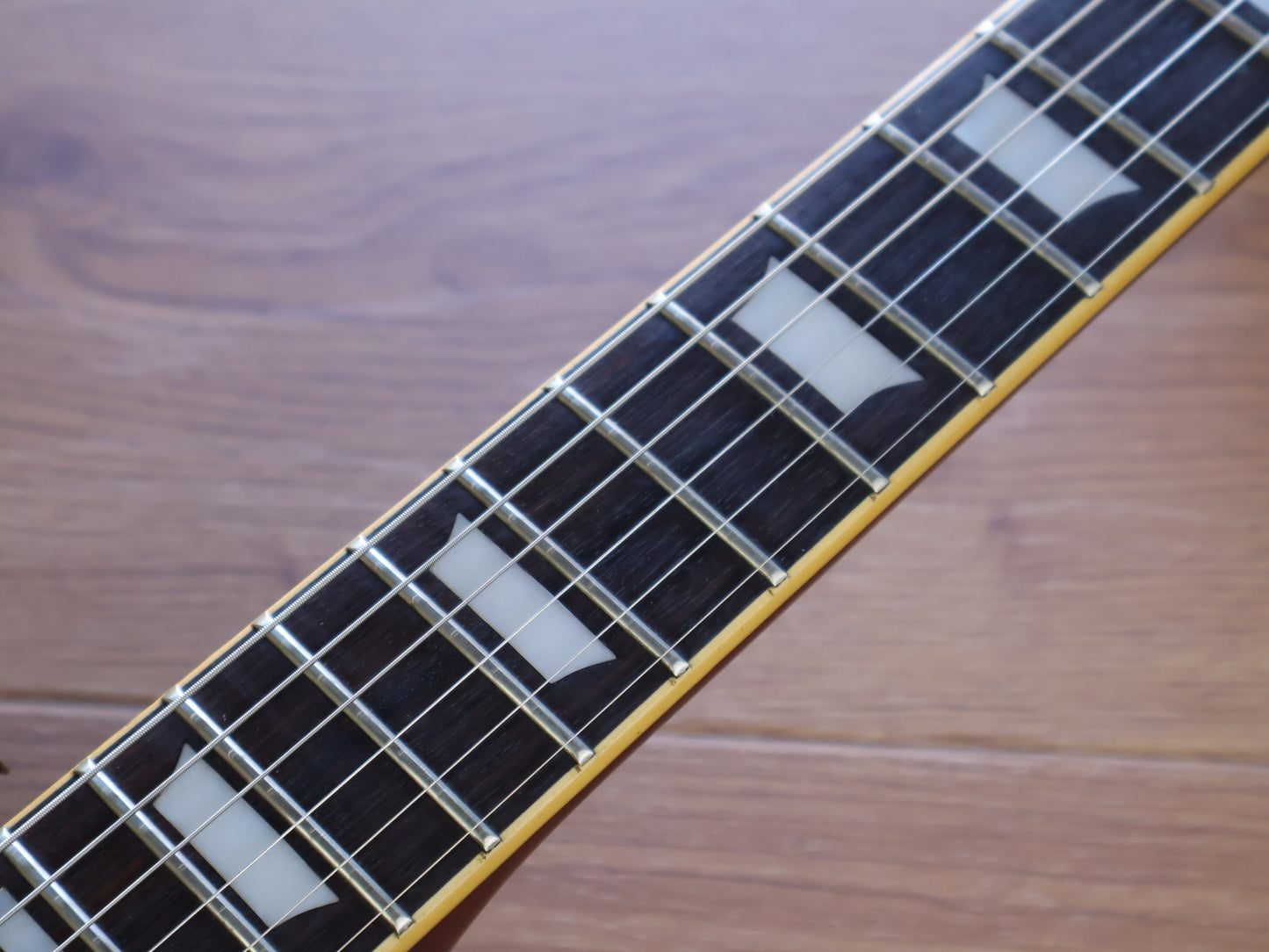 1970’s Aria Pro II Japan LS-400 Les Paul Standard (Sunburst)