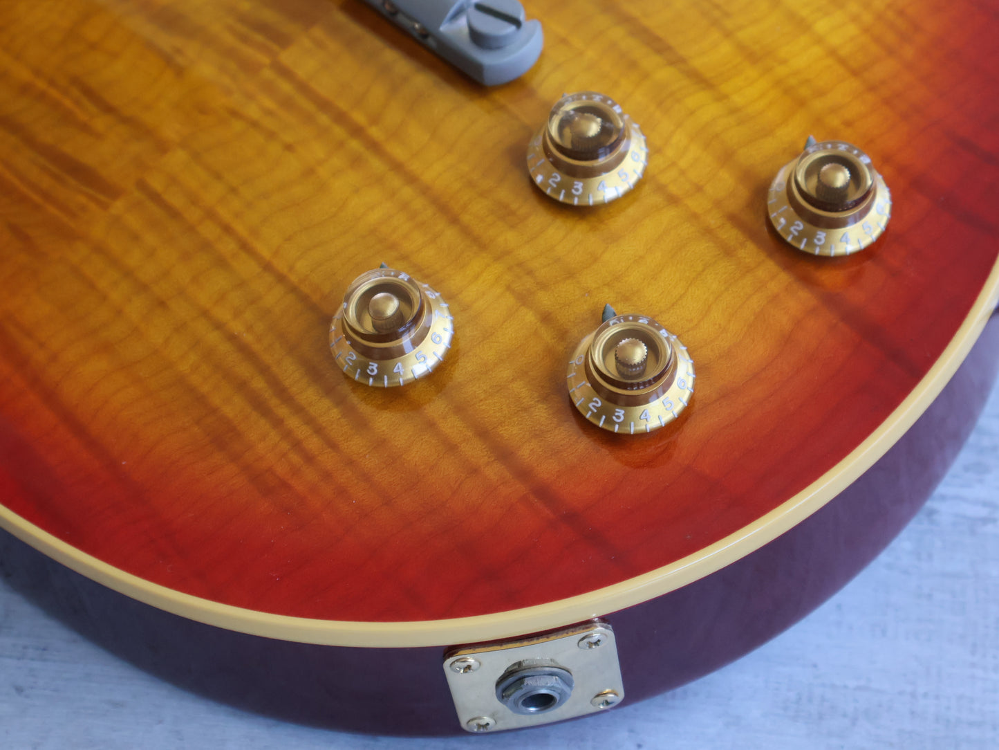 1996 Gibson USA Les Paul Classic Premium Plus (Heritage Cherry Sunburst)