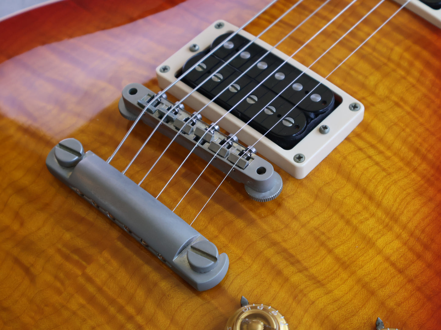 1996 Gibson USA Les Paul Classic Premium Plus (Heritage Cherry Sunburst)