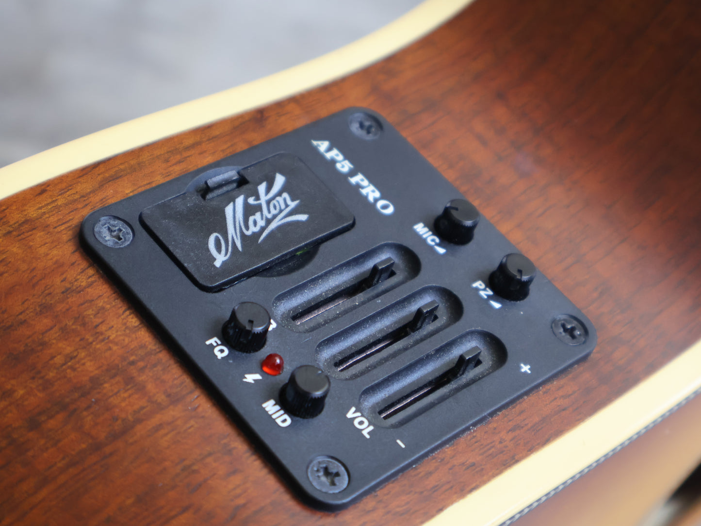 Maton EMD-12 Mini Maton 'Diesel Special' 12 String Acoustic w/Pickup