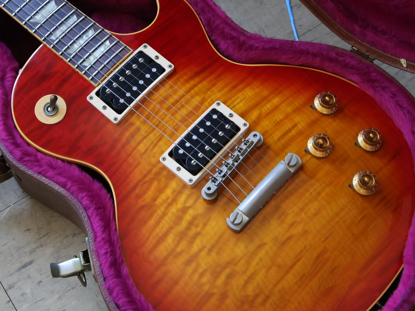 1996 Gibson USA Les Paul Classic Premium Plus (Heritage Cherry Sunburst)
