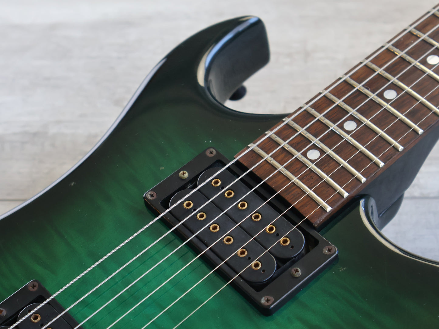 1982 Aria Pro II Japan U-DELUXE Urchin Deluxe (Green-Black Sunburst)
