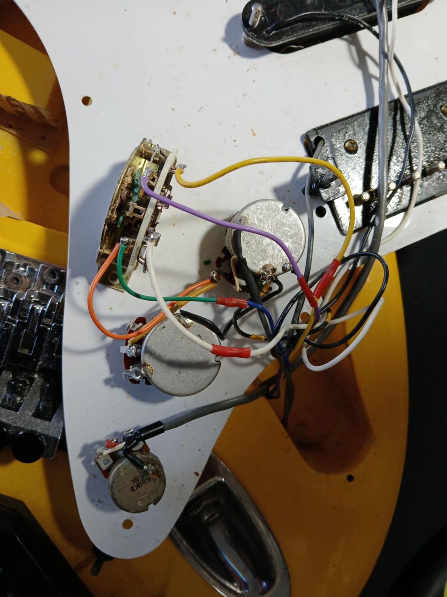 1980's Fender Stratocaster w/Sustainer & Roland GK-2A (Graffiti Yellow)