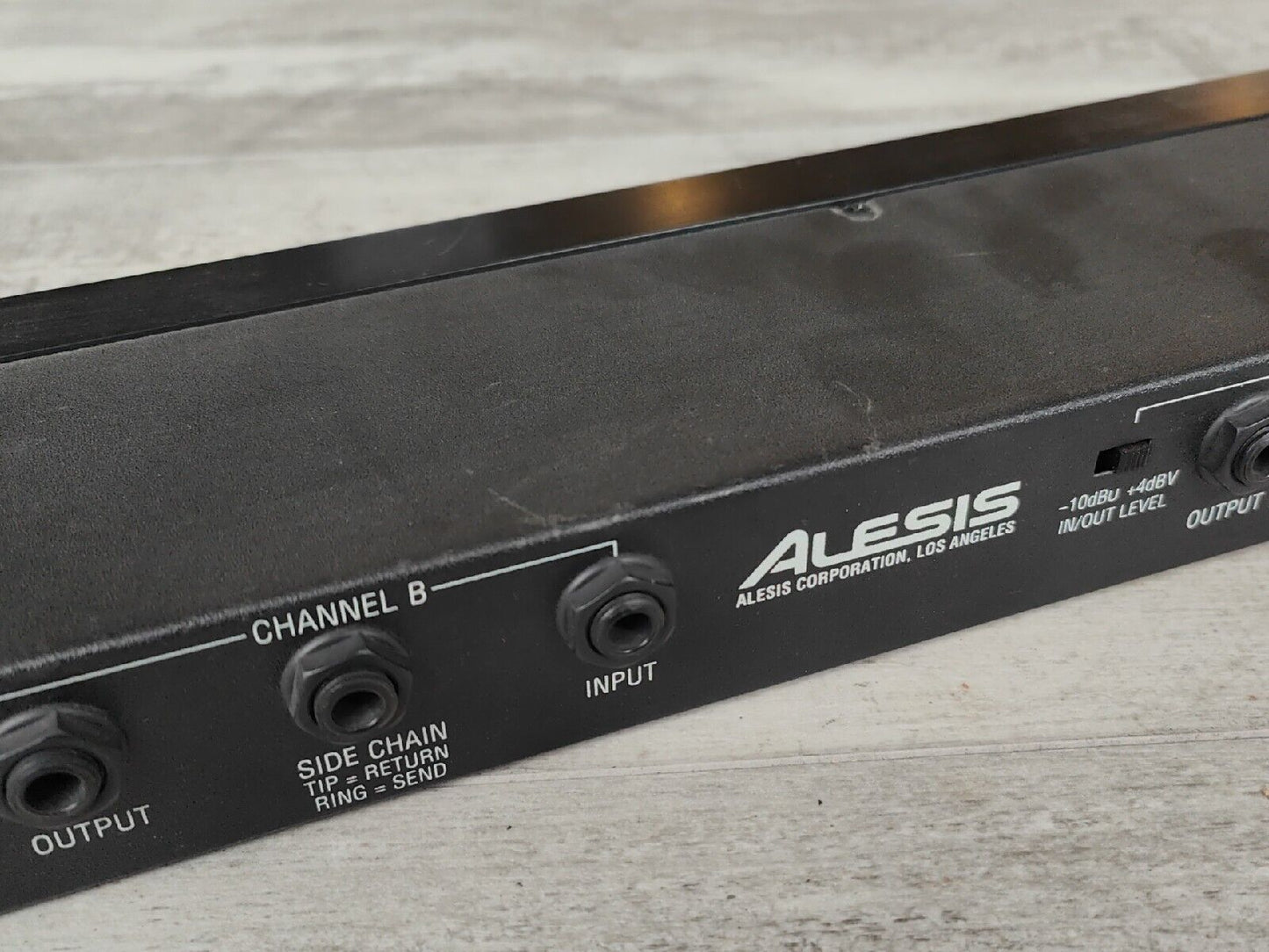 Alesis 3630 Dual-Channel Compressor/Limiter w/Gate