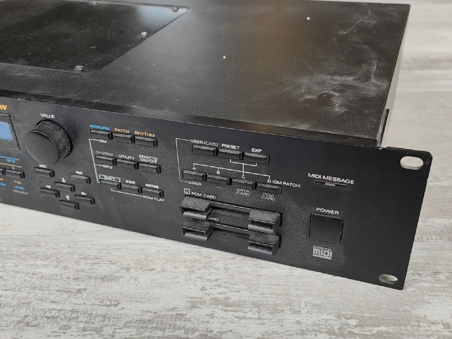 Roland JV-1080 64-Voice Synthesizer Module