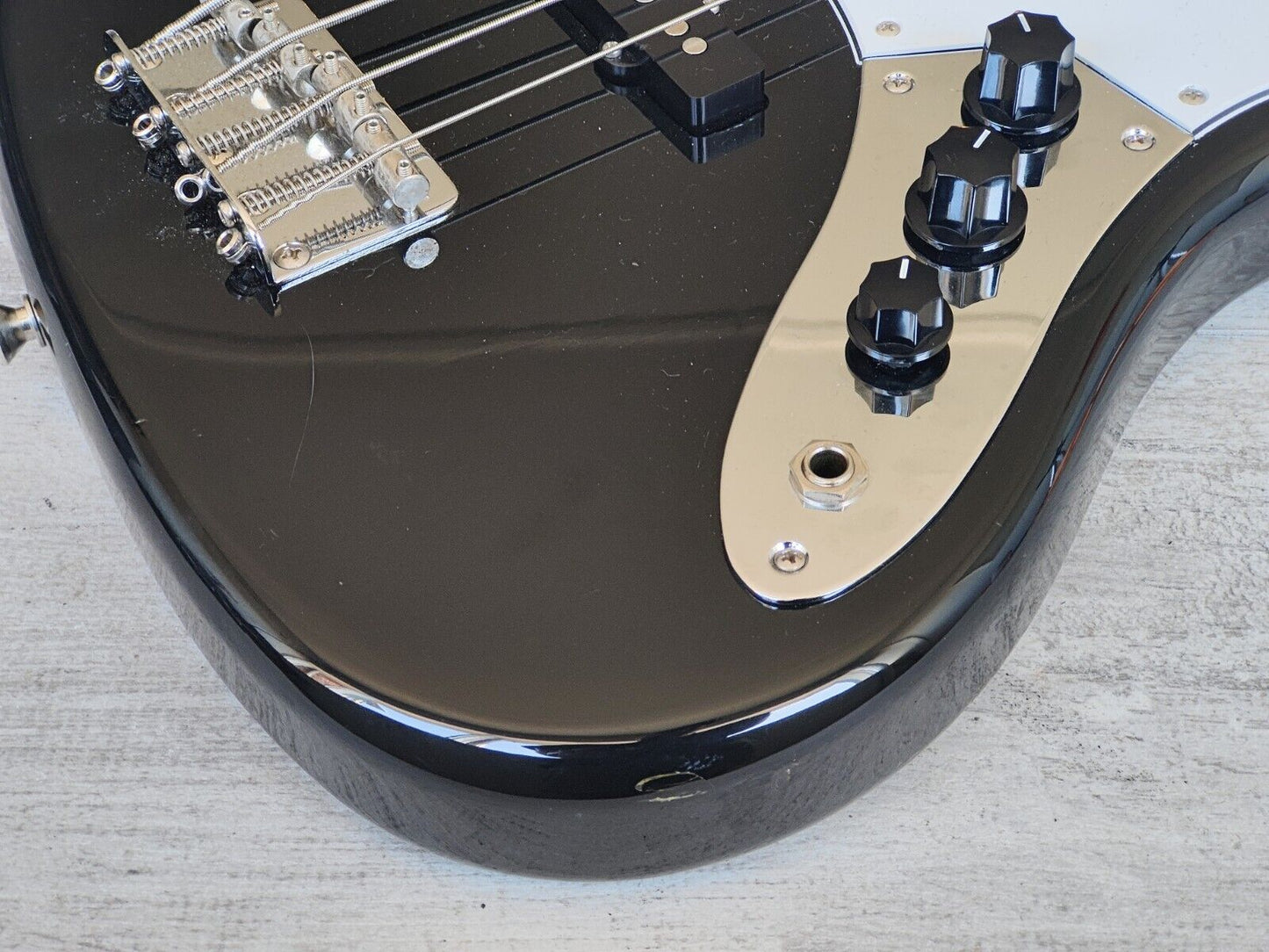 2004 Fender Japan Jazz Bass Standard (Black)
