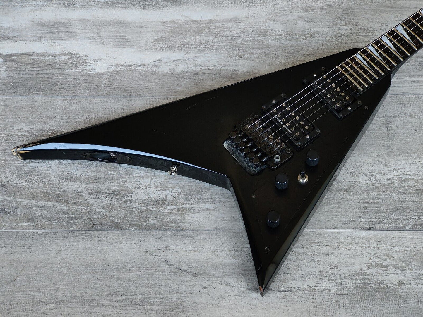2004 Jackson Stars Japan RR-J2 Rhoads Neckthru Flying V w/Schaller (Black)