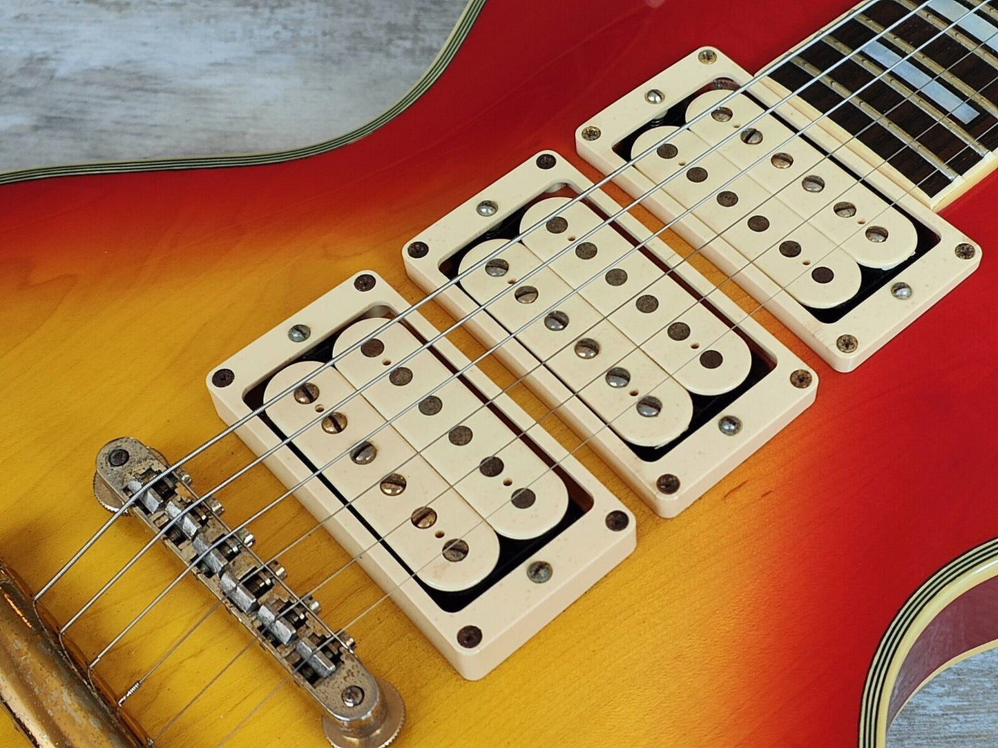 1982 Greco Japan EG-600P Super Power Les Paul Custom 3PU (Cherry Sunburst)