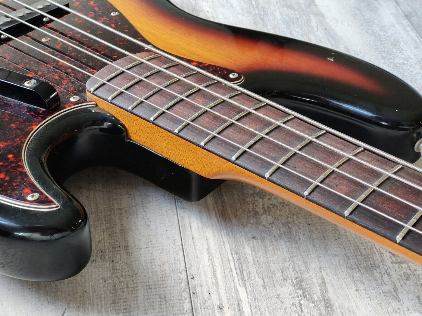 1999 Fender USA AVRI Vintage Reissue '62 Jazz Bass (Sunburst)