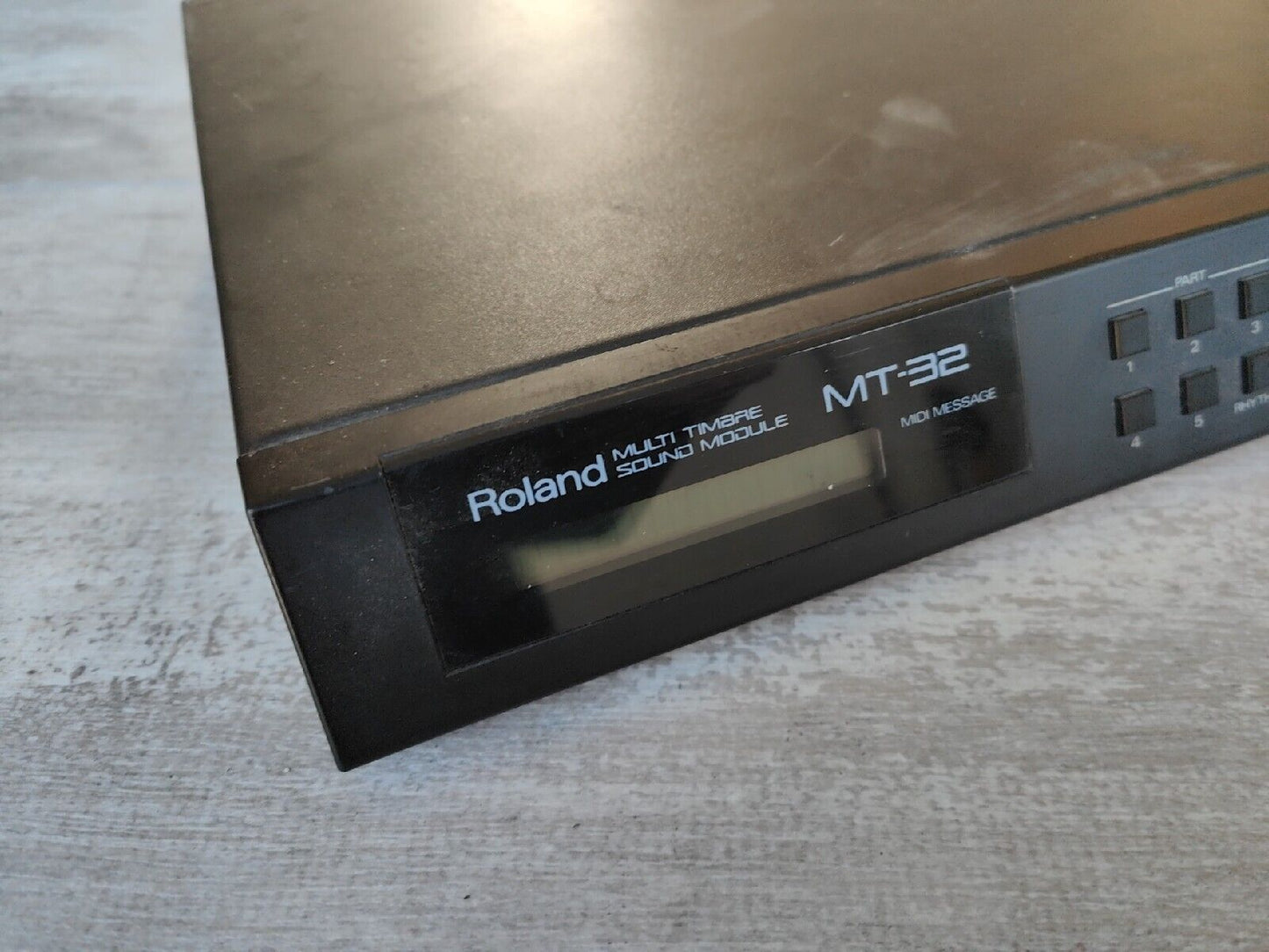 Roland MT 32 Multi Timbre Synthesizer Sound Module Cool Old Guitars roland-mt-32-multi-timbre-synthesizer-sound-module-cool-old-guitars