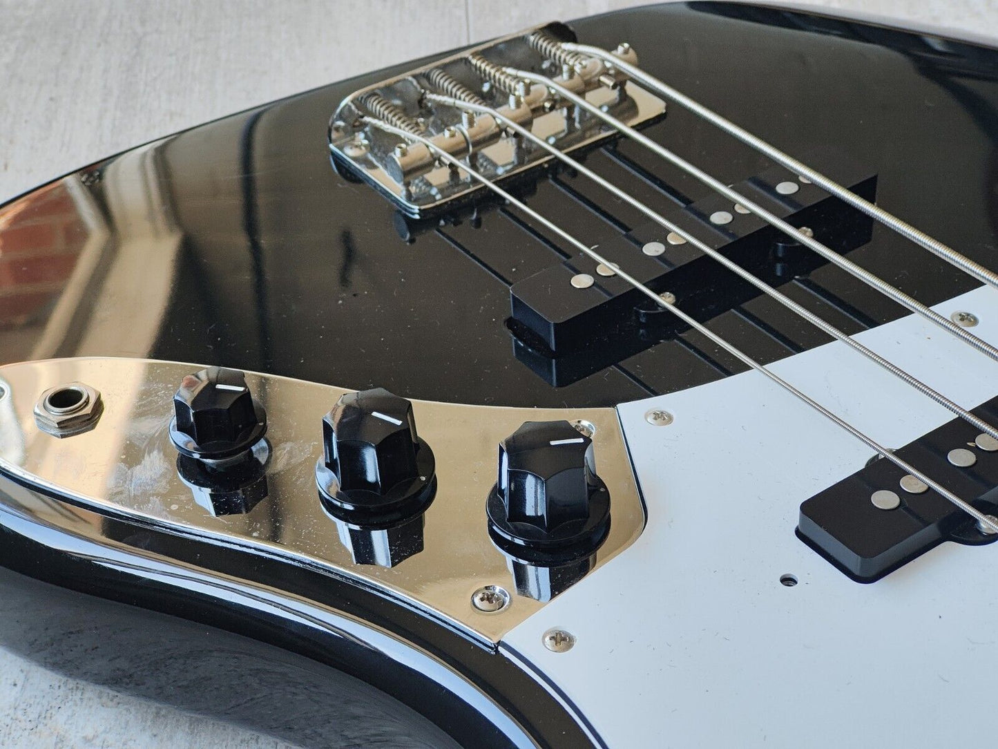 2004 Fender Japan Jazz Bass Standard (Black)