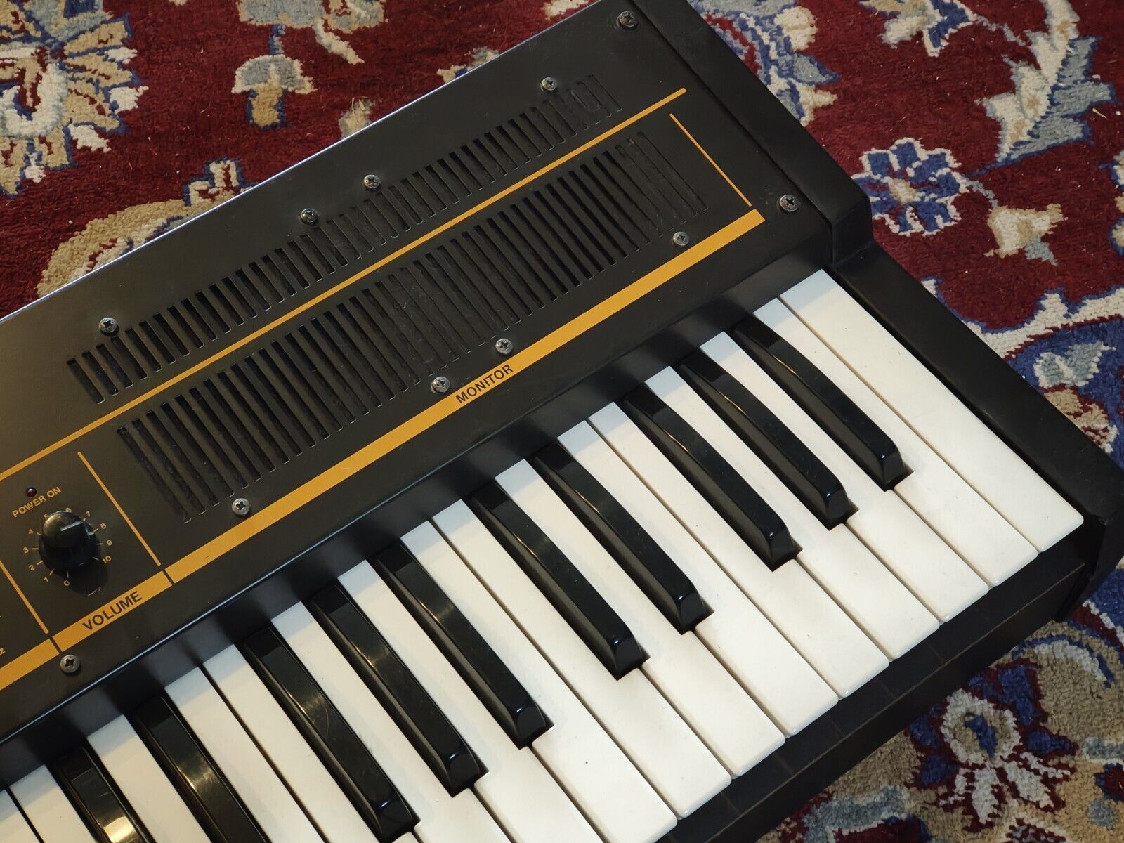 Vintage Korg LP-10 Japan Electronic Piano Keyboard – Cool Old Guitars