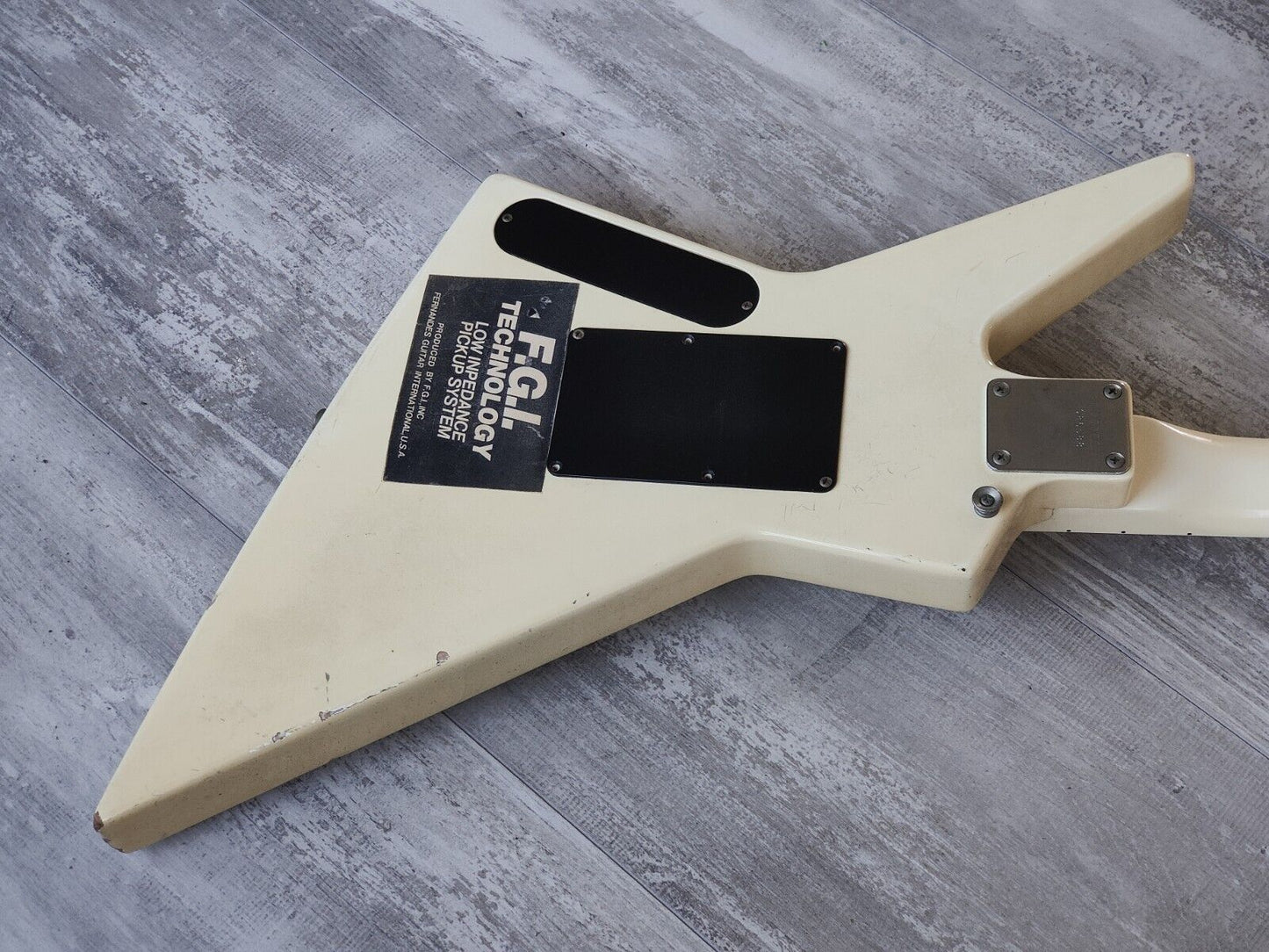 1987 Fernandes Japan BX-70 Short Scale Explorer (Vintage White)