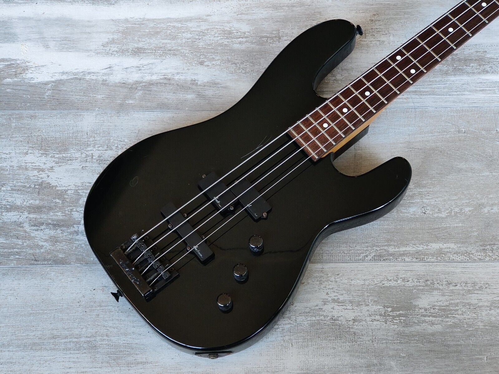 1987 Charvel Jackson Japan Model 2B PJ Bass (Black) – Cool Old Guitars