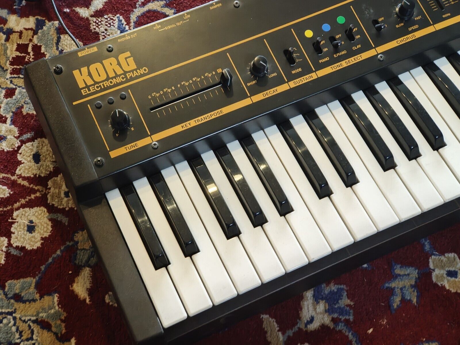 Vintage Korg LP-10 Japan Electronic Piano Keyboard – Cool Old Guitars